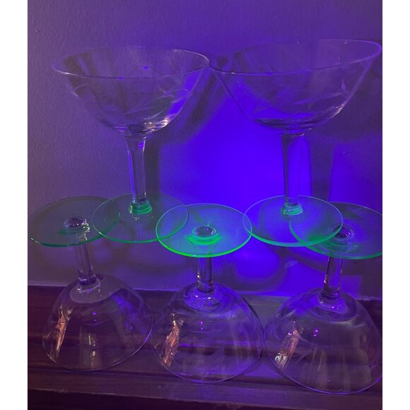 Vintage 1930s Set 5 Etched Stemware Glasses Uranium Base - Picture 16 of 16